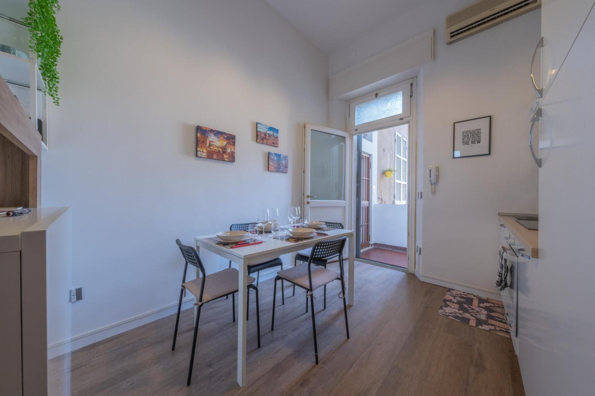 Suite In The Center Of Bologna Luaran gambar