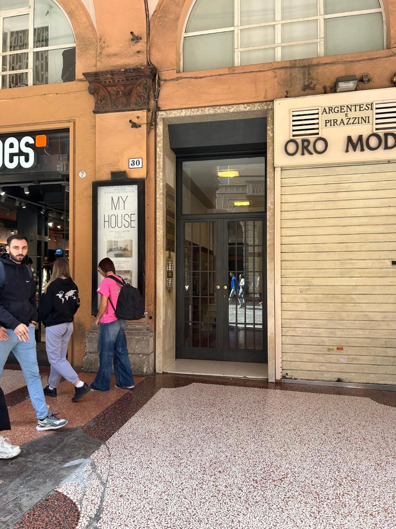 Suite In The Center Of Bologna Luaran gambar